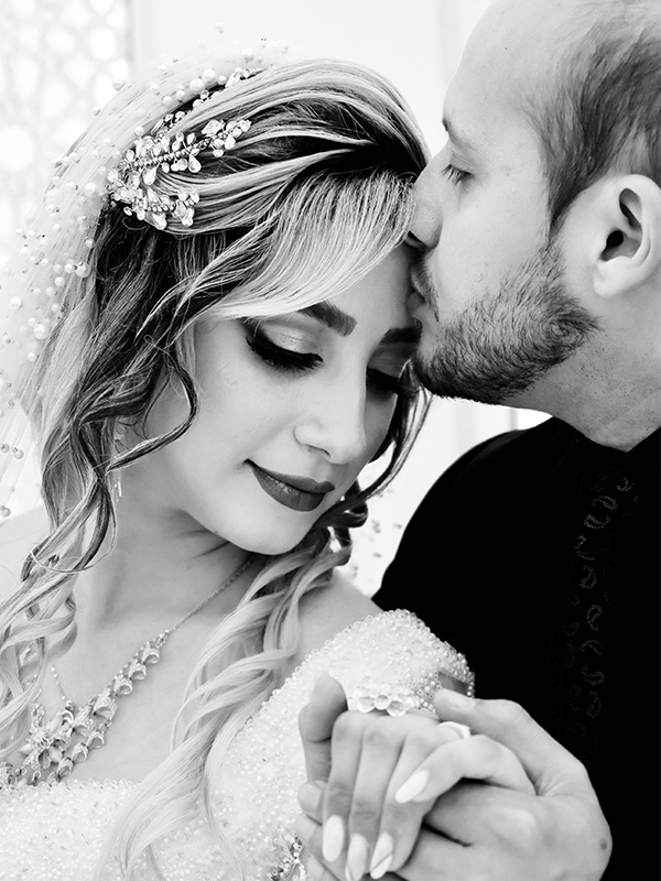 Emotionales Hochzeitsshooting eines Brautpaares