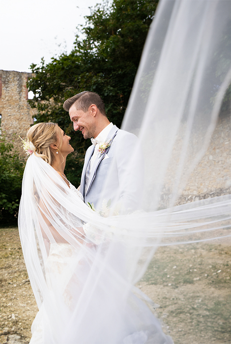 Emotionales Hochzeitsshooting eines Brautpaares