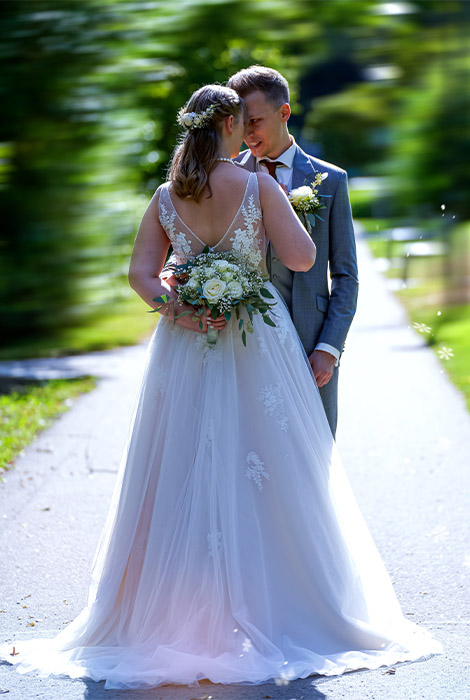 Emotionales Hochzeitsshooting eines Brautpaares